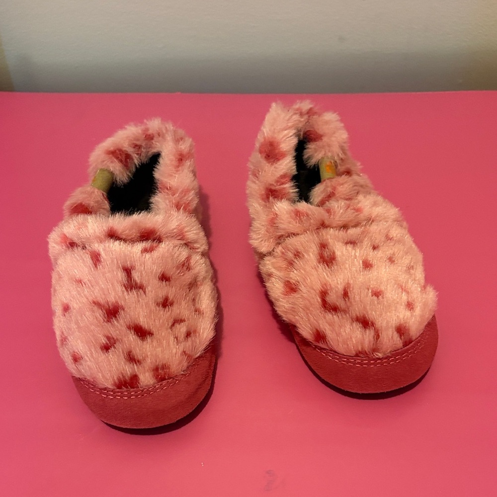 Acorn Fuzzy Pink Kids Slippers